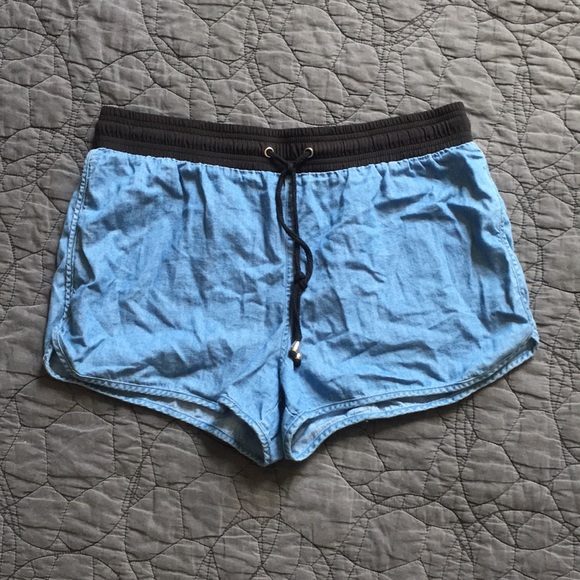 Forever 21 Lightweight Chambray Shorts size M - Picture 1 of 4